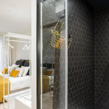 Brand New⎮ Beachfront ⎮3 Min Old Town Nuun Appartement *